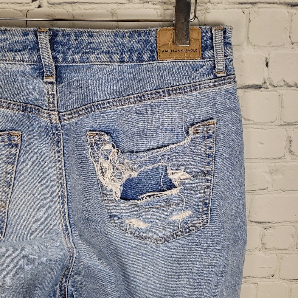 AMERICAN EAGLE | distressed destroyed x-short/crop high rise relaxed mom jeans